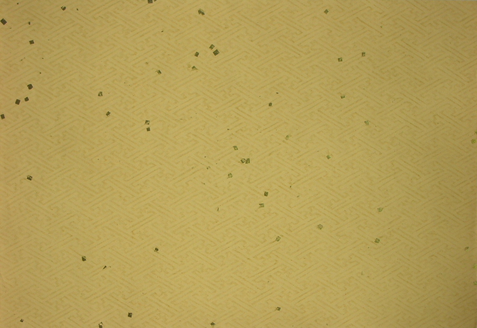 特選料紙　装飾料紙　半懐紙　中色（薄香色） 具引唐紙（蠟箋唐紙）　金中小切箔砂子 『紗綾型紋』 